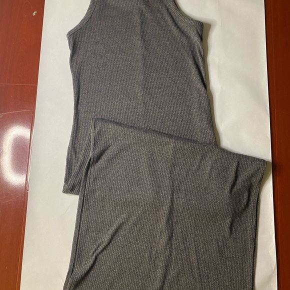 Haltered Ribbed Maxi Dress - Picture 4 of 5